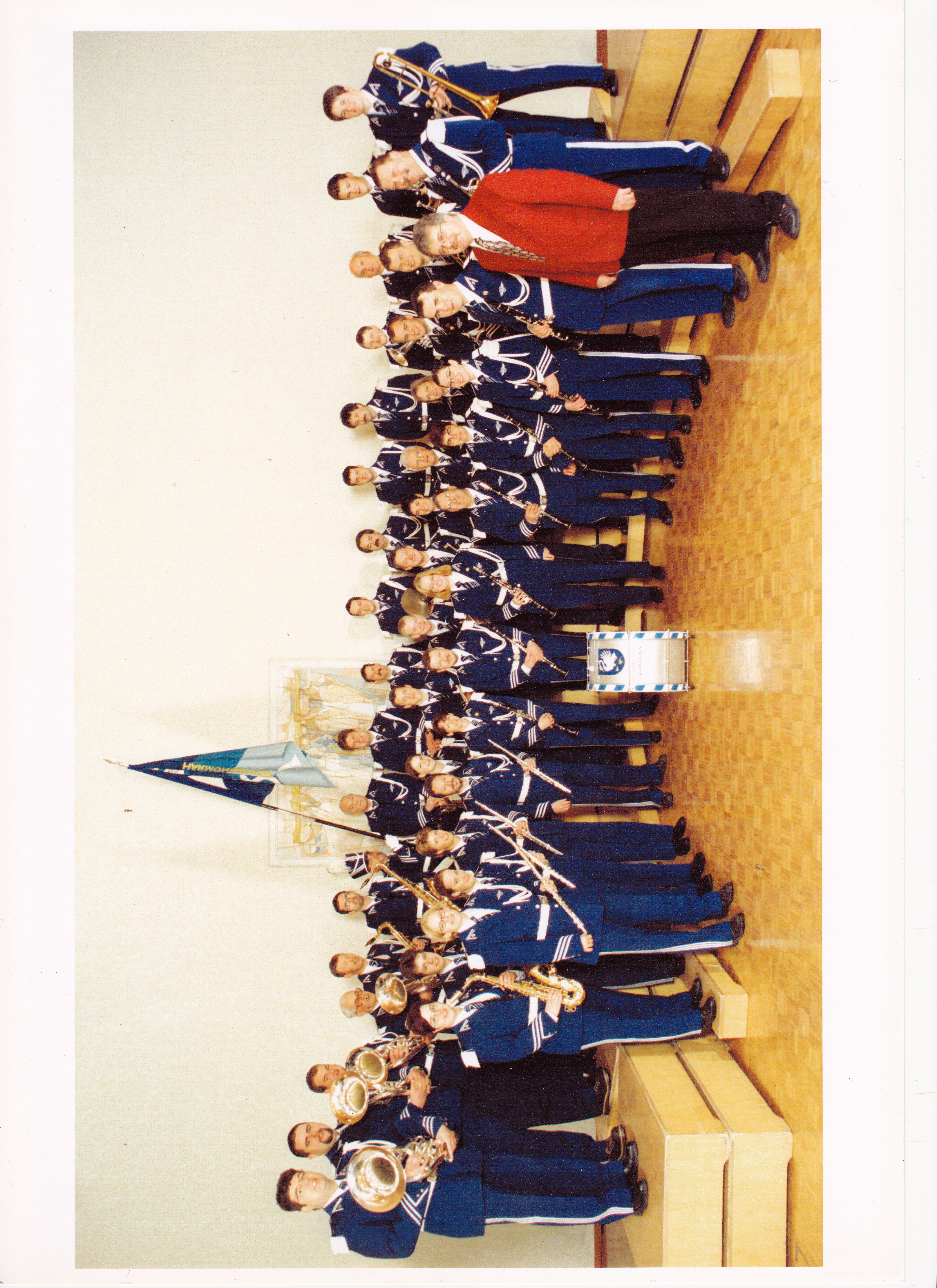 Bild der Harmoniemusik Schwanden aus dem Jahr 2001.